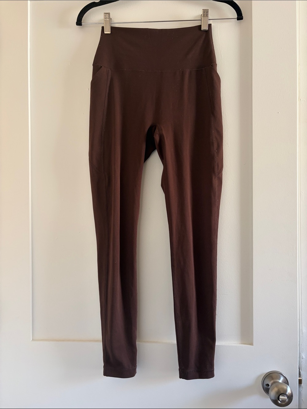UNIQLO Airism Stretch Active Leggings in Dark Brown